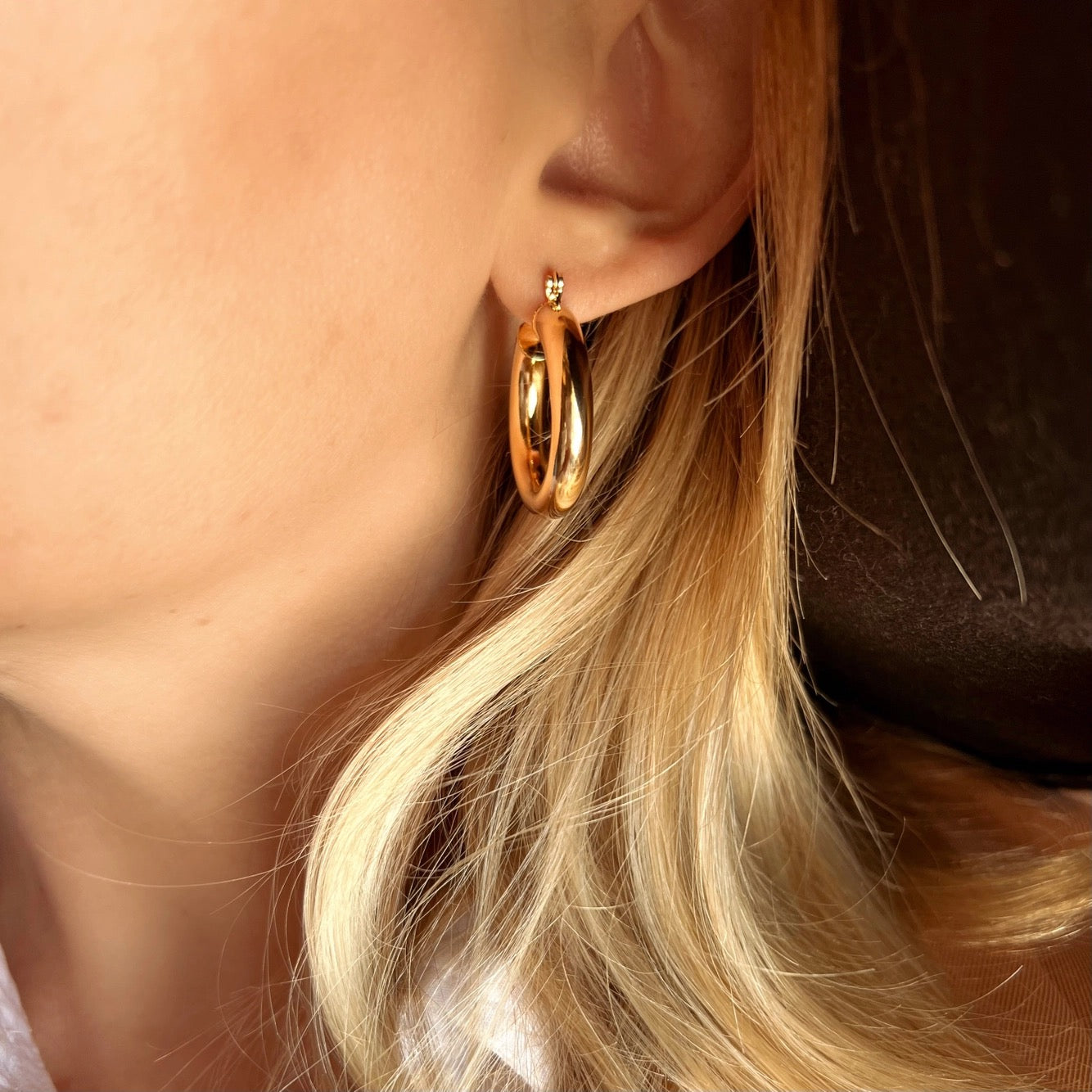 zuri gold filled hoop earrings
